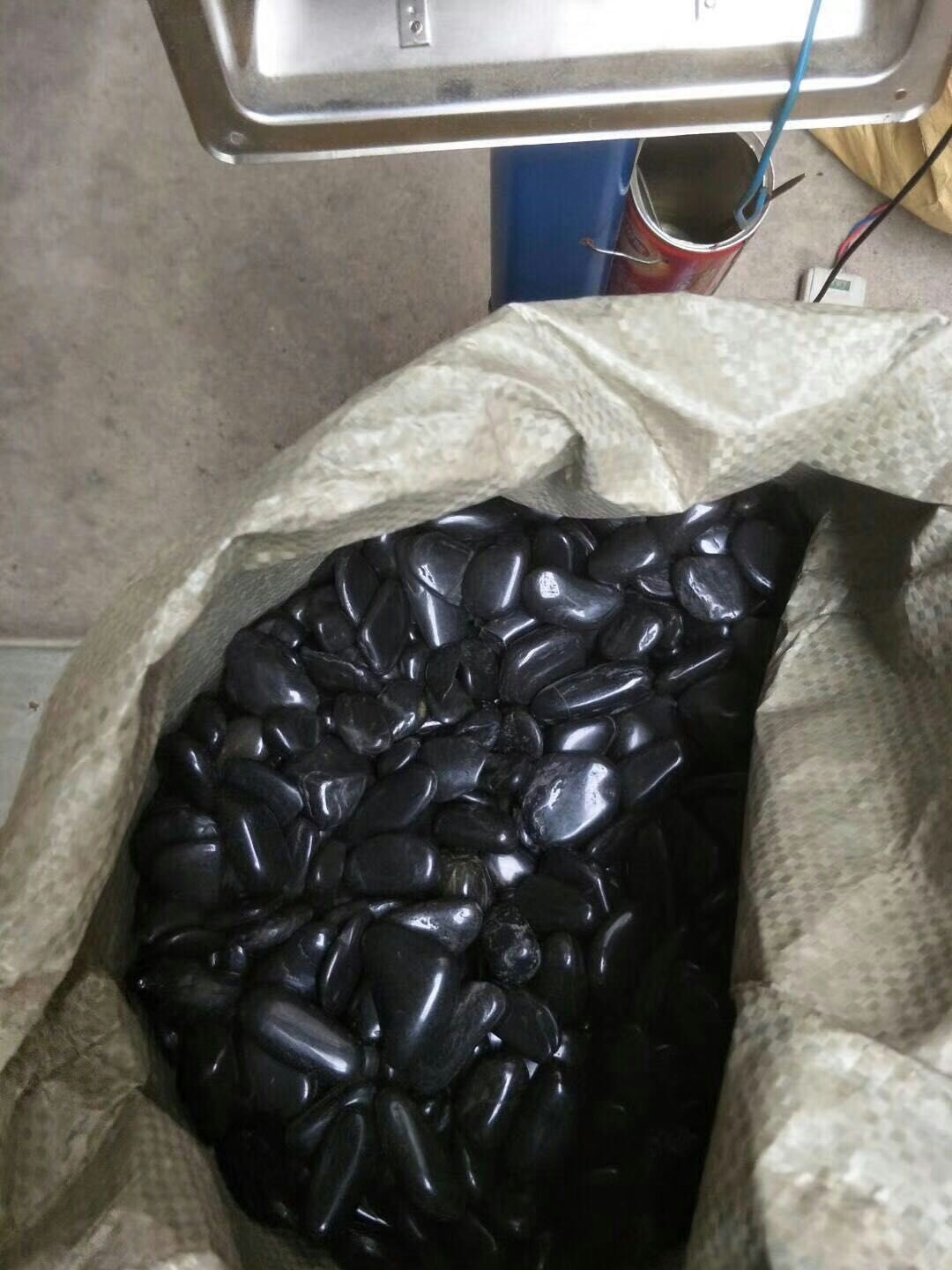 拋光黑色雨花石，魚缸造景雨花石，林園鋪設(shè)雨花石