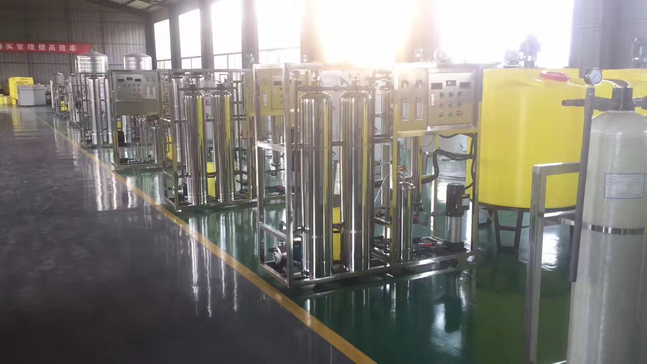 車用尿素溶液，玻璃水防凍液設(shè)備 供貨車用尿素 濰坊嘉嵐玻璃水防凍液設(shè)備