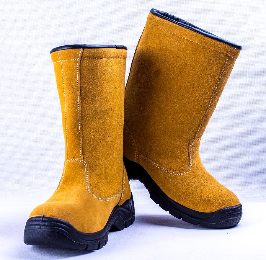 供應(yīng)勞保鞋高靴防砸防刺耐油防滑油田*靴9802