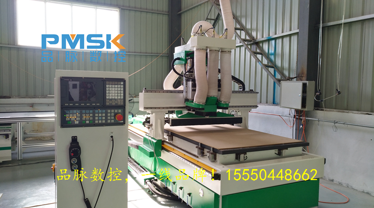 櫥柜開料機(jī)去哪個(gè)廠家買比較可靠