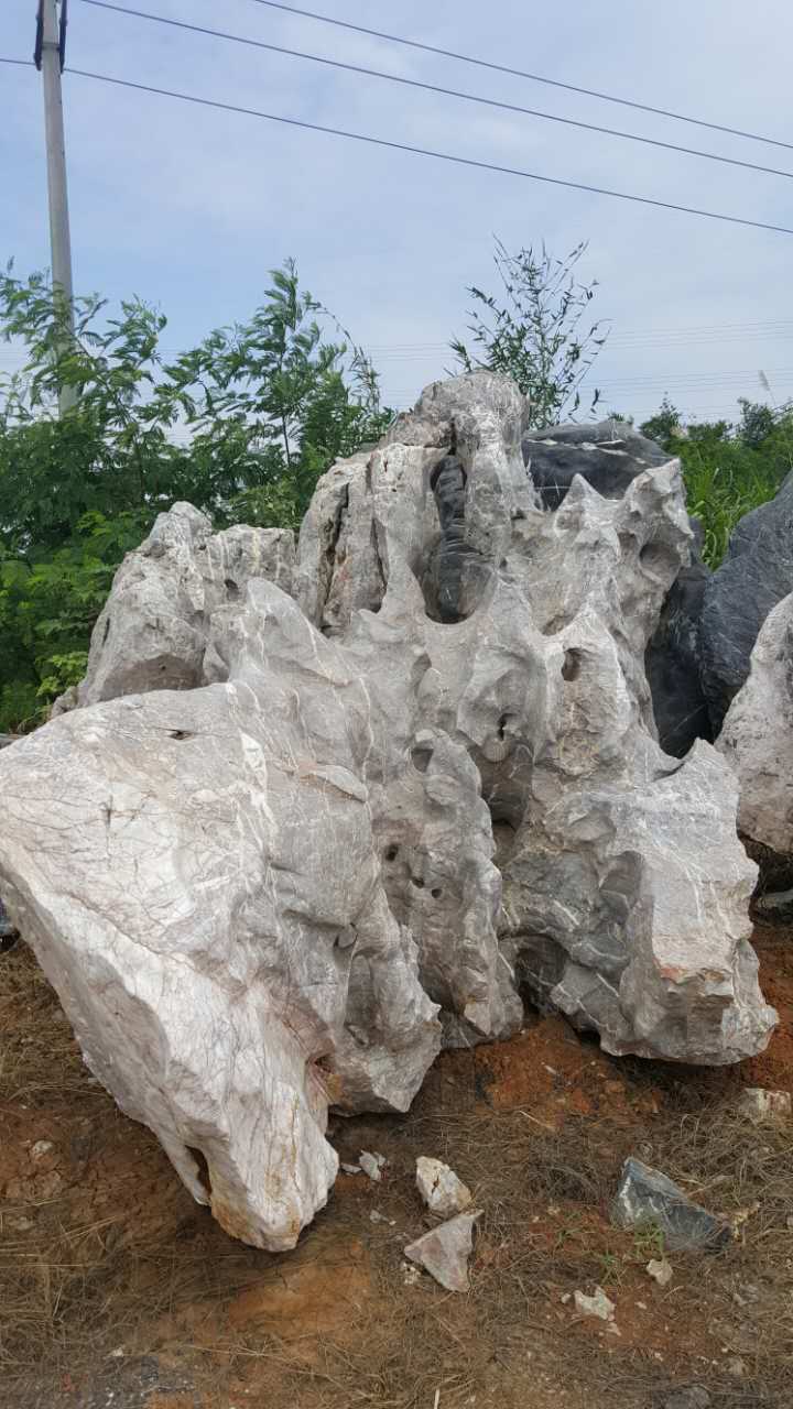 英德景觀石 景觀石廠家 景觀石價(jià)格 園林景觀石 太湖石景觀石 英德景觀石廠家 景觀石制作 園林景觀石廠家 假山石
