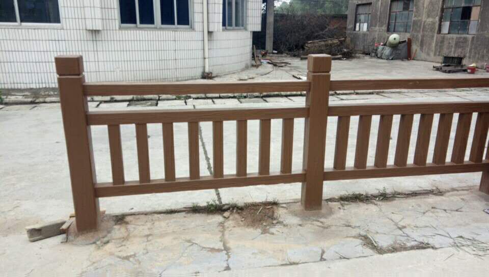 1.8米仿木*護(hù)欄 1.8米仿木護(hù)欄