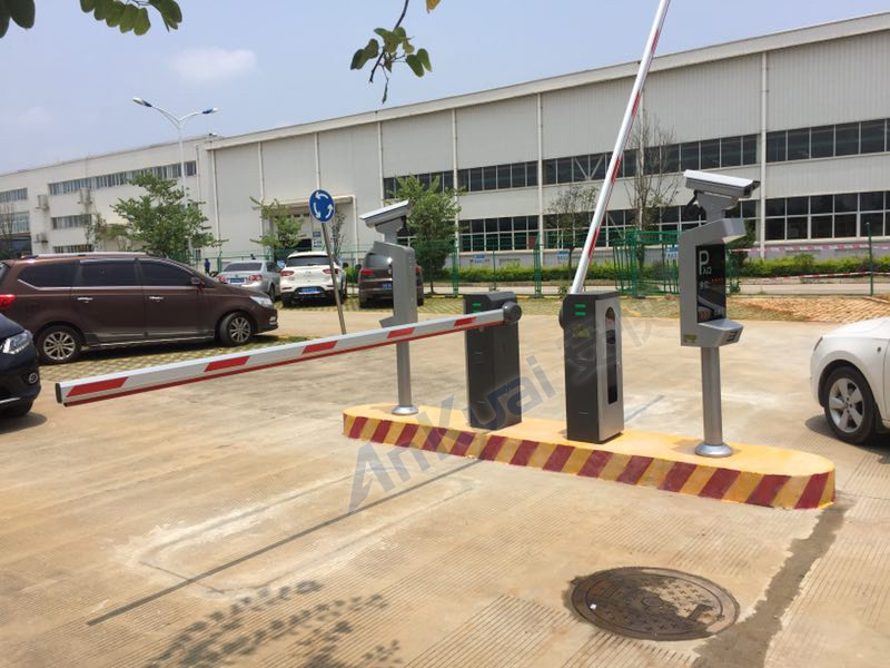 廠家供應無感支付智能停車場收費管理系統(tǒng)車牌識別系統(tǒng)