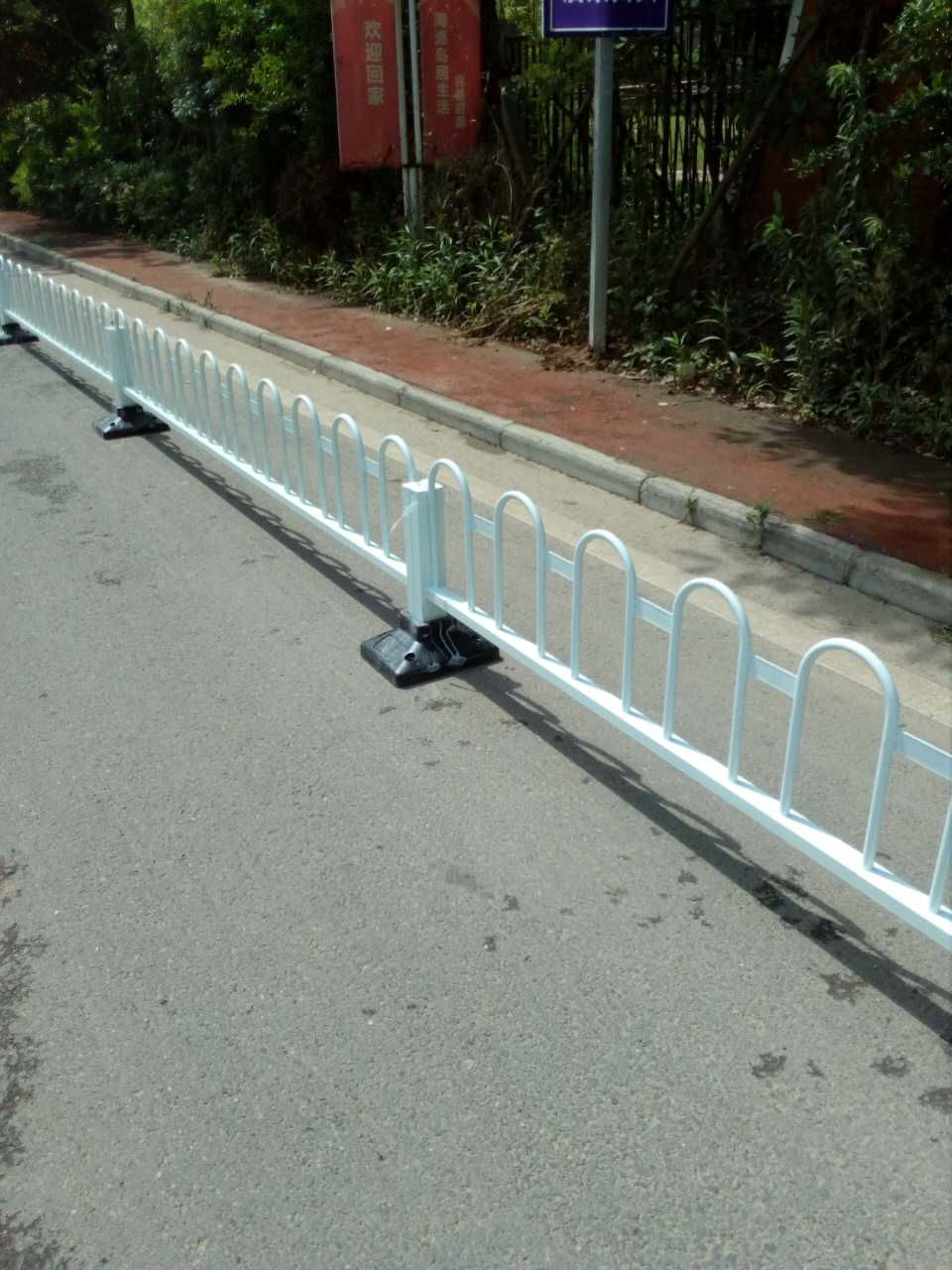 道路隔離護(hù)欄、武漢道路隔離護(hù)欄廠家直銷、優(yōu)質(zhì)道路隔離護(hù)欄采購(gòu)價(jià)格、護(hù)欄