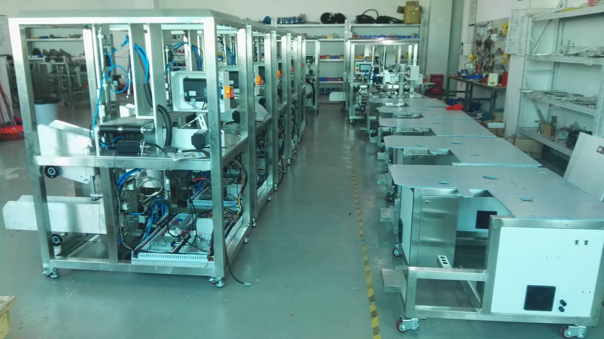 小型輸送帶式全自動無紡布3折4折面膜折疊入袋生產(chǎn)機械設(shè)備 全自動面膜折疊機