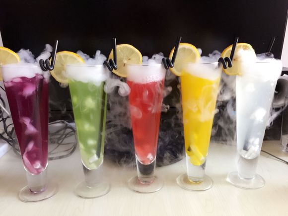 會冒煙的冰淇淋 冒煙飲料 千變冰淇淋會冒煙的液氮冰激凌煙吐霧小本創(chuàng)業(yè)致富項目設(shè)備 會冒煙的冰淇淋  冒煙飲料