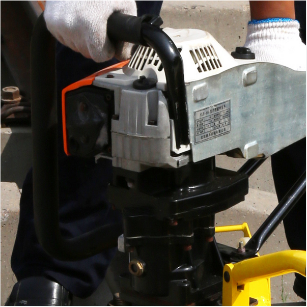 NLB-800型內(nèi)燃螺栓扳手 沈陽內(nèi)燃螺栓扳手廠家 鐵路機械批發(fā)  內(nèi)燃螺栓扳手供應(yīng)商
