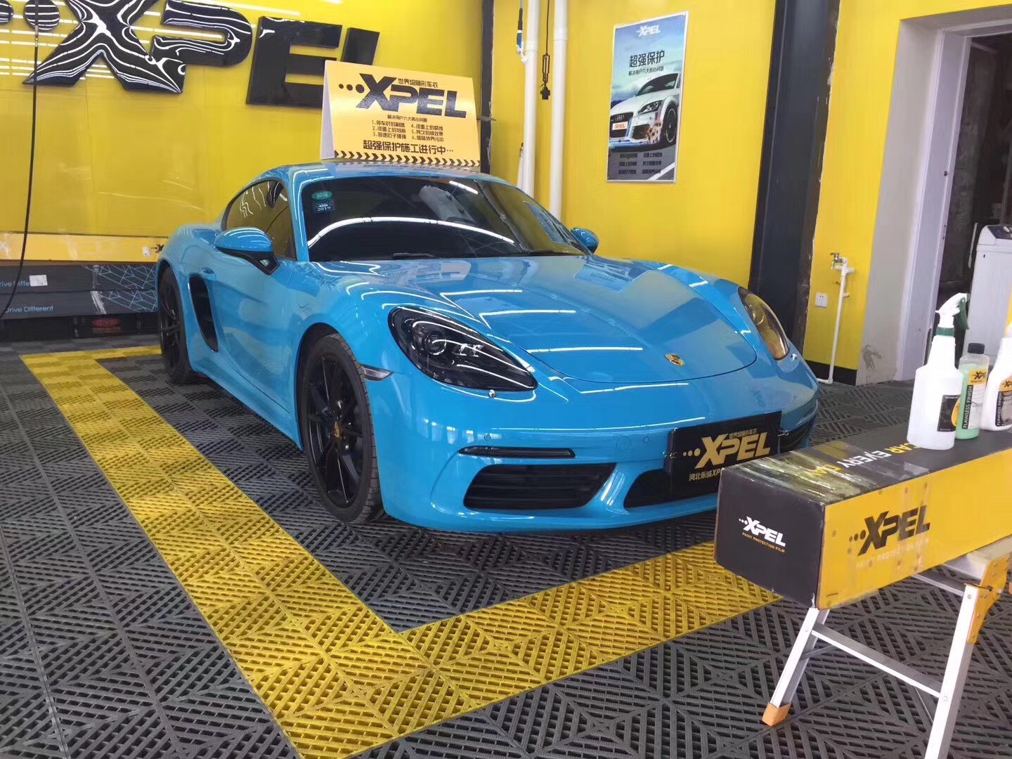 XPEL石家莊授權(quán)，保時捷718裝貼XPEL隱形車衣