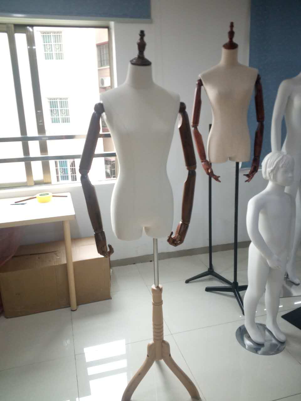 供應(yīng)女裝*道具 半身包布*女 半身*包布價格批發(fā)