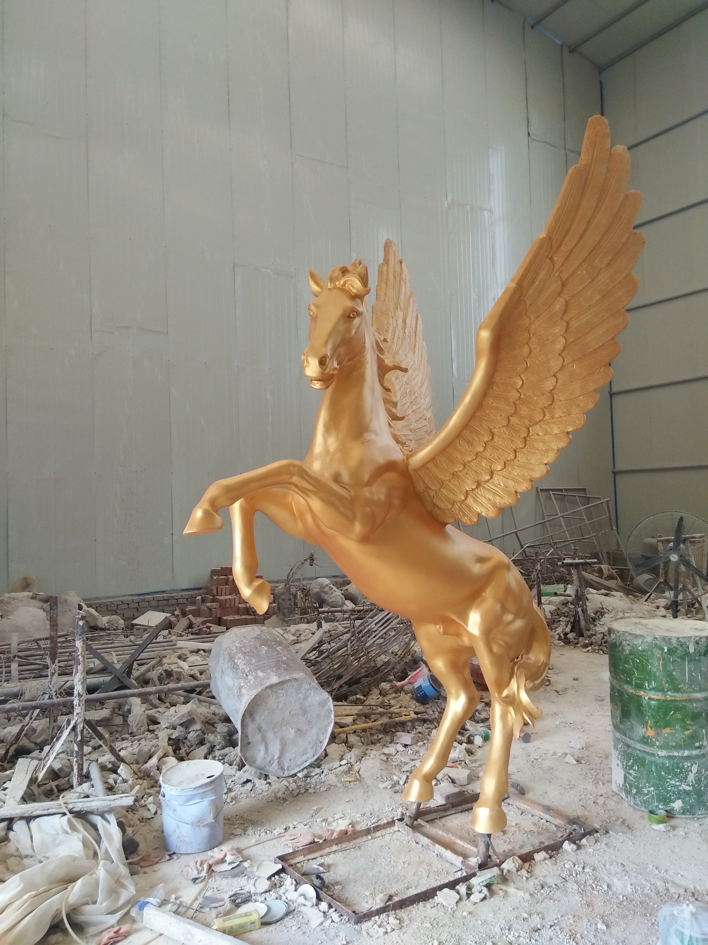 飛馬雕塑展翅馬雕像擺件玻璃鋼 景觀飛馬帶翅膀奔騰振業(yè)馬模型馬 玻璃鋼飛馬雕塑