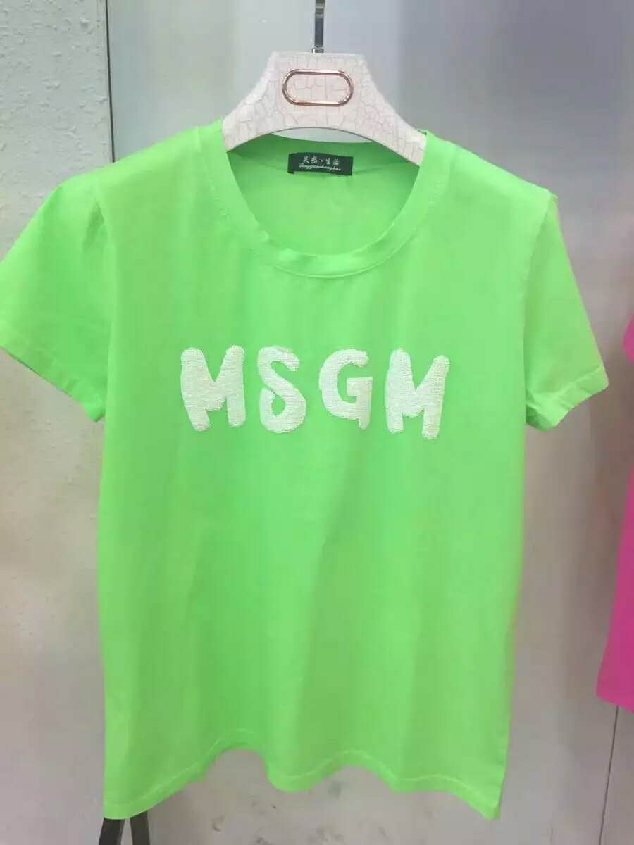 地攤適合服裝店*店網(wǎng)店超市大賣地攤適合服裝店*店網(wǎng)店超市大賣場3元起質(zhì)優(yōu)價廉外貿(mào)服裝批發(fā)常年大量批發(fā)各種外貿(mào)服裝