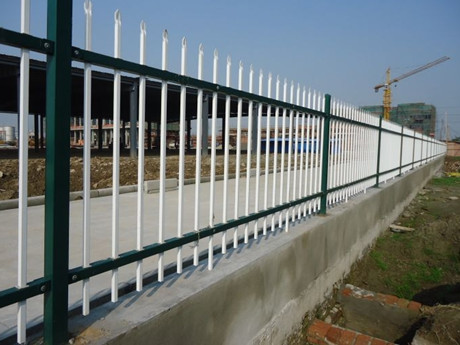 供應(yīng)鍍鋅噴塑護(hù)欄建筑護(hù)欄河道護(hù)欄 鍍鋅噴塑護(hù)欄廠家