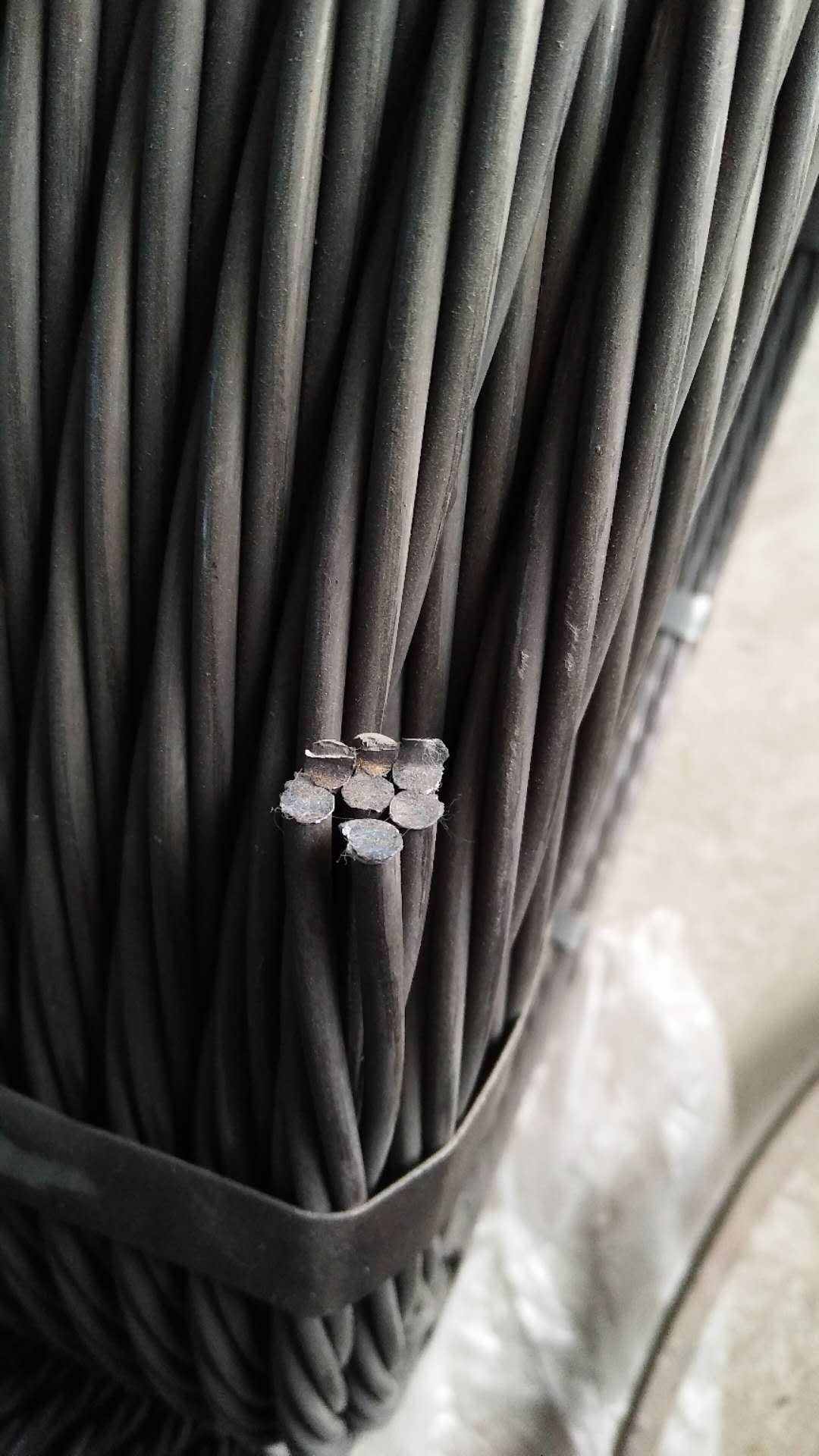 17.8預(yù)應(yīng)力鋼絞線優(yōu)質(zhì)產(chǎn)品的生產(chǎn)廠家