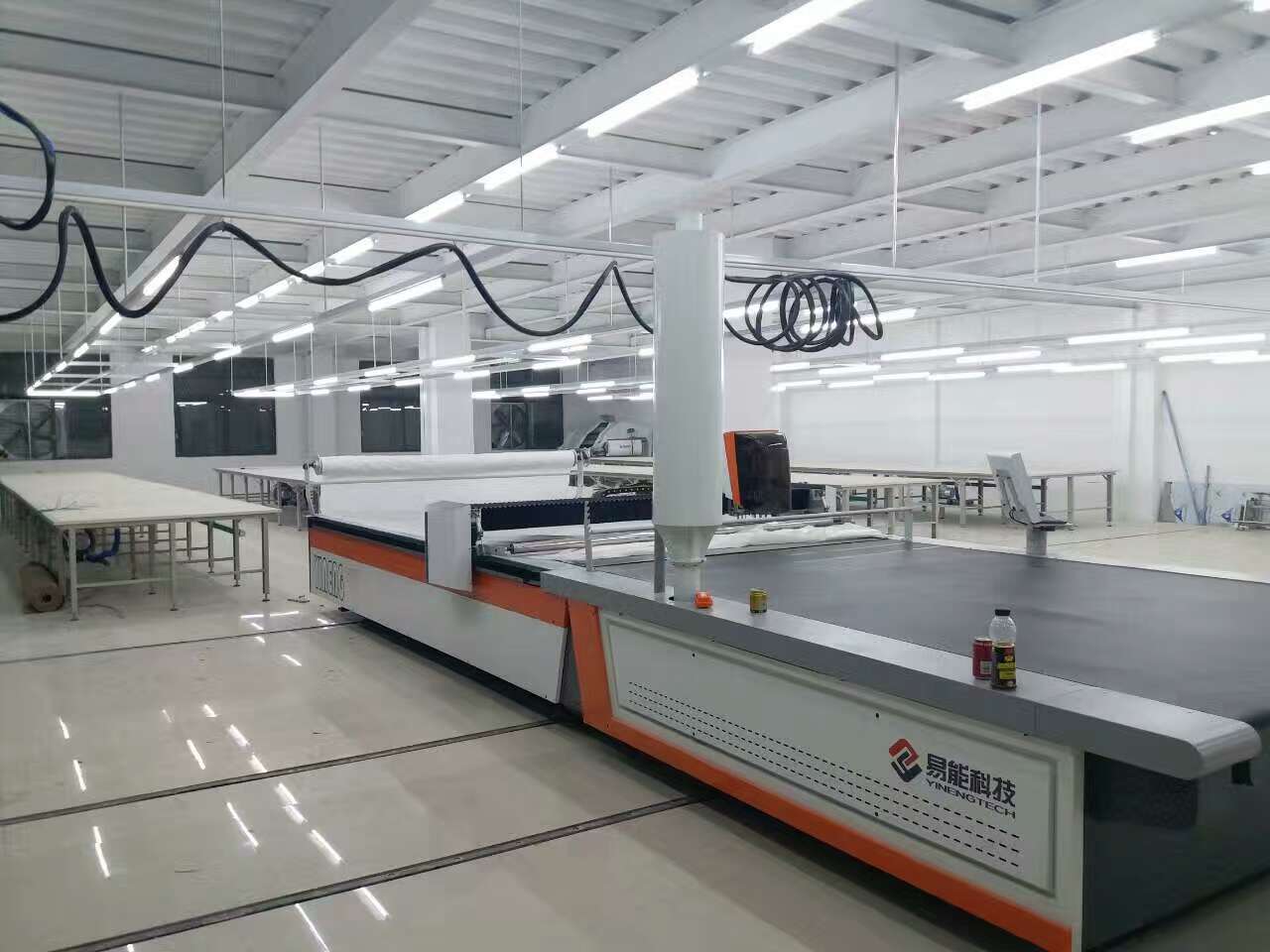 電腦自動(dòng)裁床 科普易能電腦自動(dòng)裁床