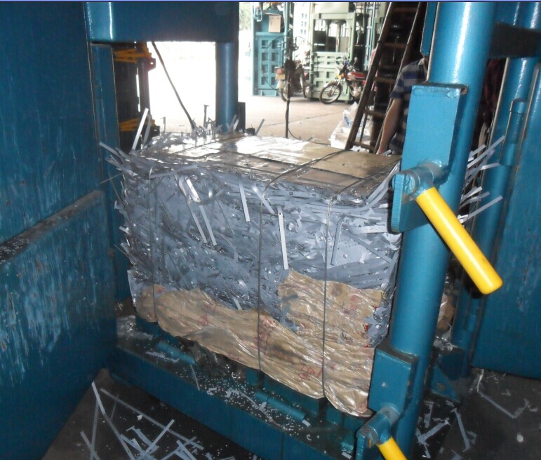60噸廢金屬打包機(jī)、不銹鋼邊角料打包機(jī)、沖壓邊角料打包機(jī)