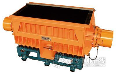 供應(yīng) 全自動直槽振動研磨拋光機供應(yīng)廠商、全自動振動拋光流水線廠家電話