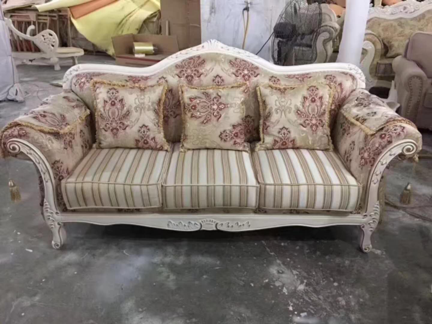 深圳歐皮沙發(fā)換皮維修 深圳歐式沙發(fā)換皮維修