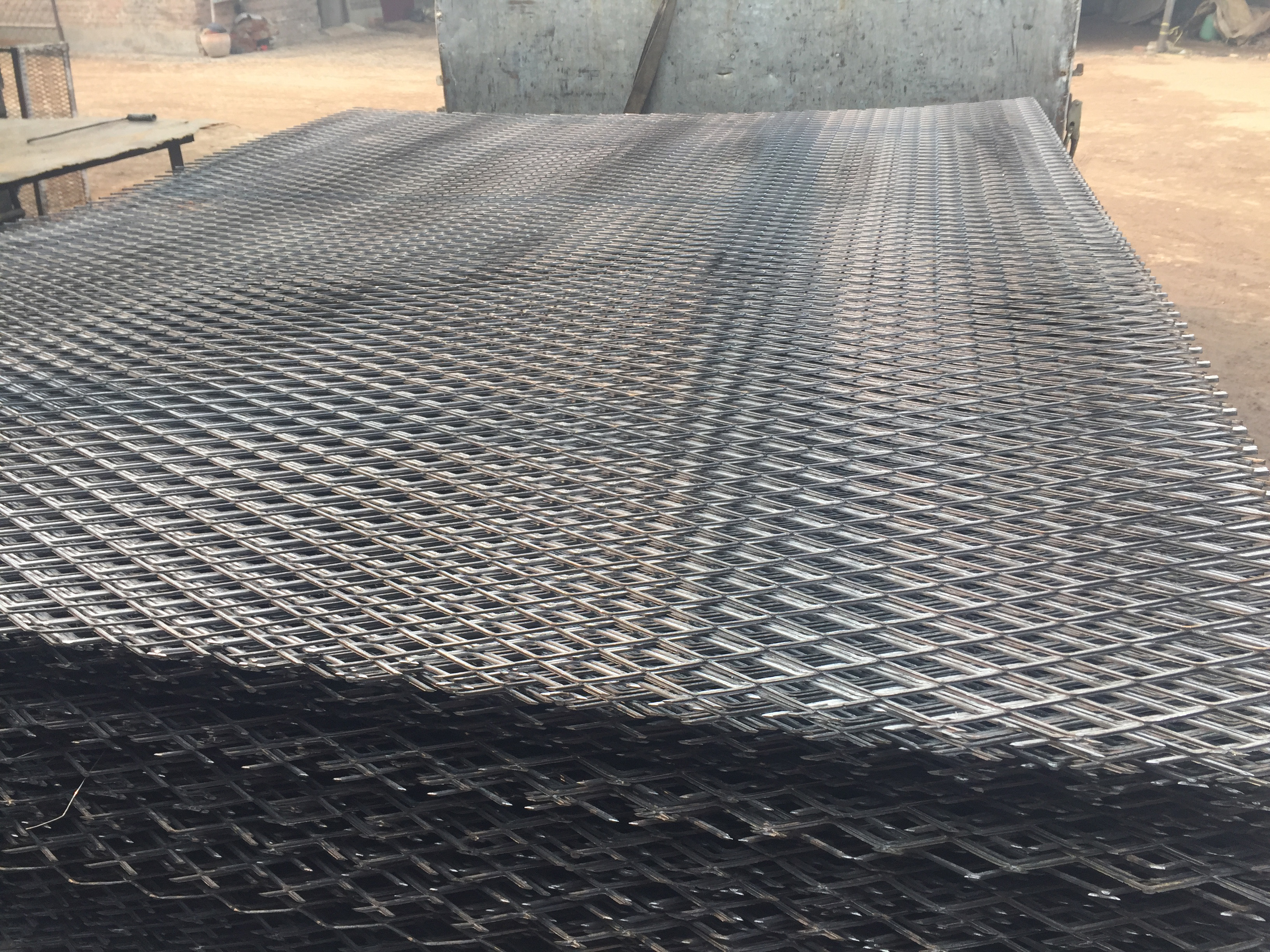 鋼板網(wǎng)  金屬篩網(wǎng)  鋼板網(wǎng)價(jià)格