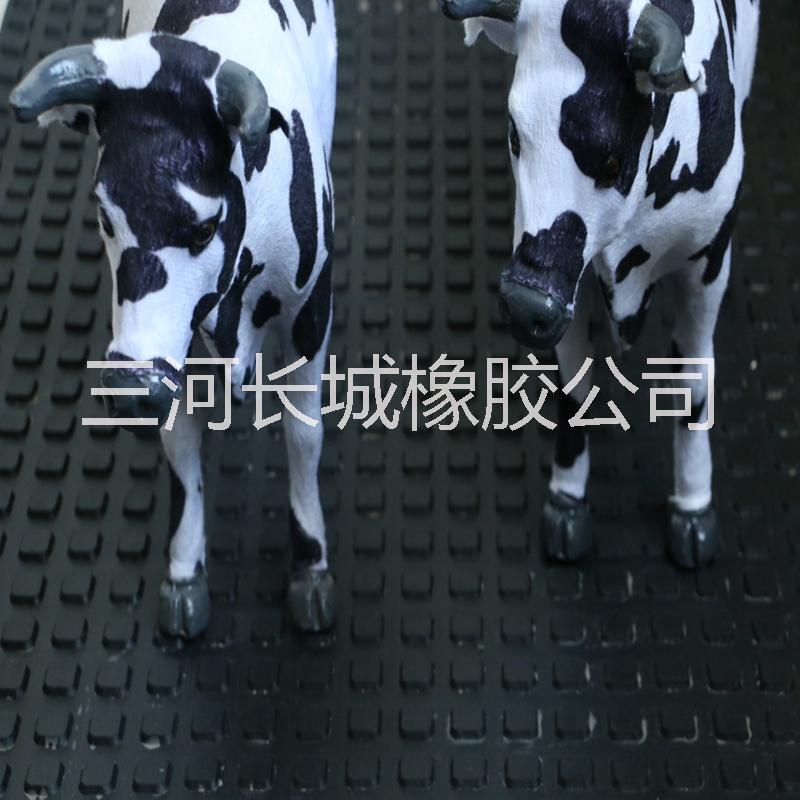 廠家直銷  防滑用 牧場(chǎng)用 方塊防滑橡膠板