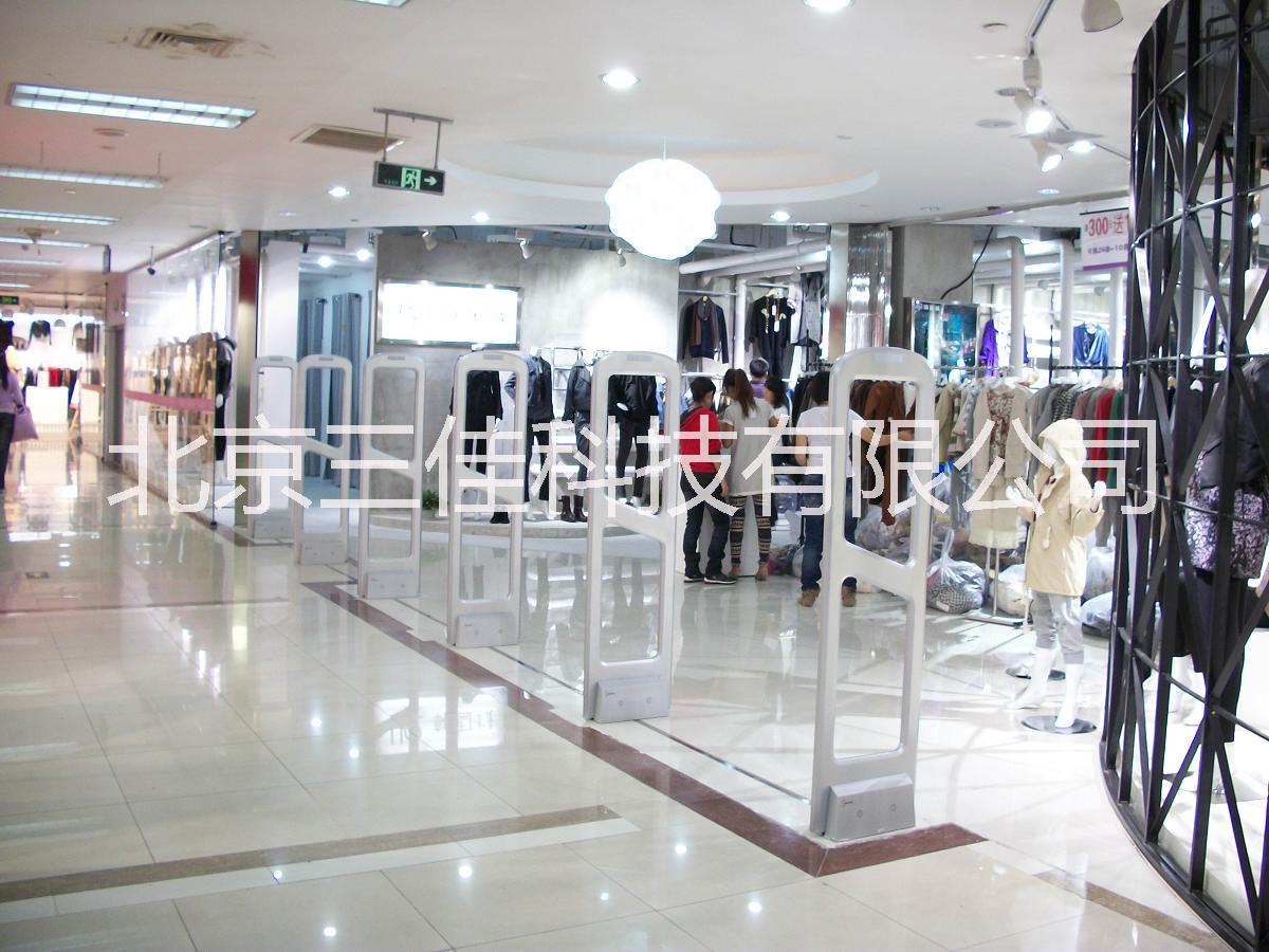 蓋威聲磁防盜器/先訊美資服裝防盜/北京服裝防盜器/聲磁超市防盜器/聲磁服裝防盜系統(tǒng)