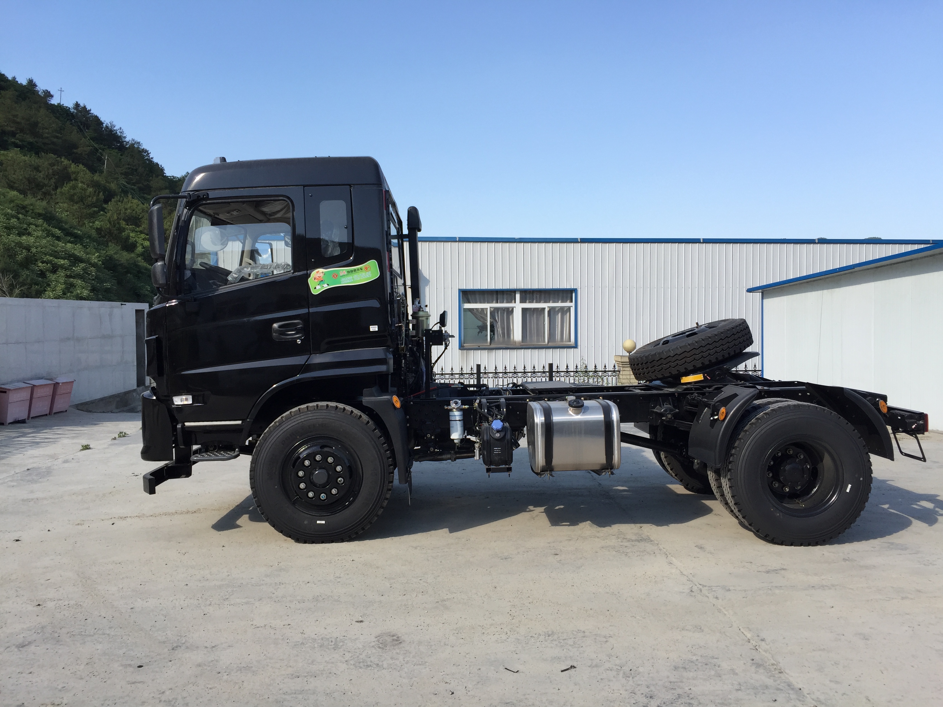 廠家直銷東風(fēng)特商 東風(fēng)“菁鷹”系列4×2牽引汽車160馬力220馬力經(jīng)濟(jì)實(shí)用型