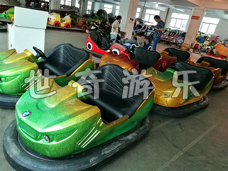 電瓶碰碰車(chē) 廣場(chǎng)碰碰車(chē) 小型游樂(lè)設(shè)備碰碰車(chē)價(jià)格 電瓶碰碰車(chē)，雙人碰碰車(chē) 電動(dòng)碰碰車(chē)