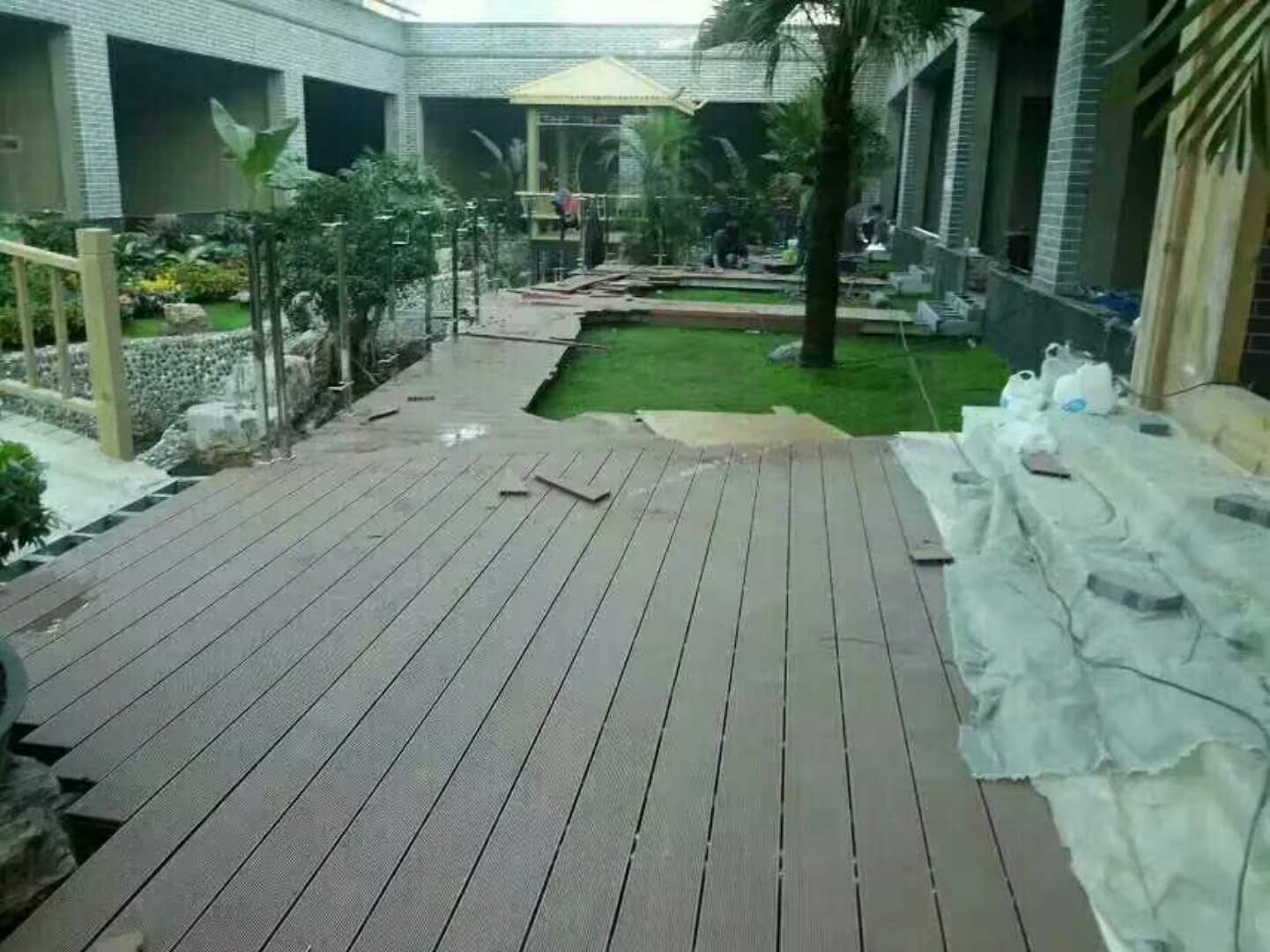 供應(yīng)山東木塑地板供貨商-優(yōu)質(zhì)木塑地板供貨商批發(fā) 山東木塑地板供貨商 陽(yáng)臺(tái)地板批發(fā)