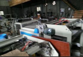 HY-650全自動(dòng)紙盒窗口貼膜機(jī) 大紙盒窗口貼膜機(jī)