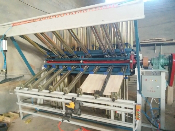 木工機械廠家直銷-木板條拼接機_ 供應木工拼板機_細木工板拼板機? 供應木工拼板機_細木工板拼接機