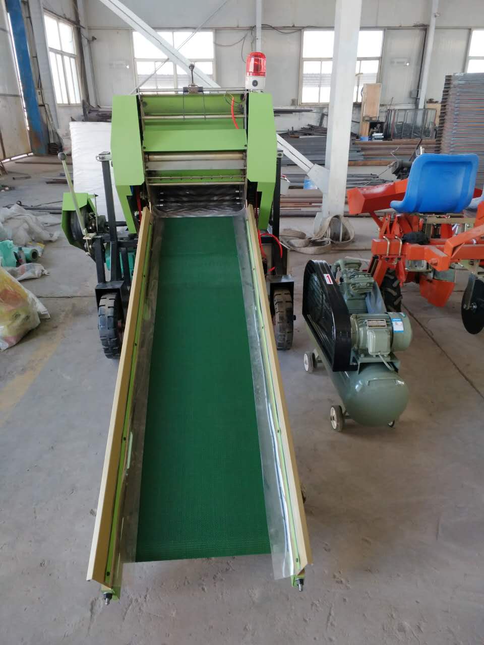 專業(yè)生產(chǎn)青貯打包機 廠家直銷全自動秸稈打捆機