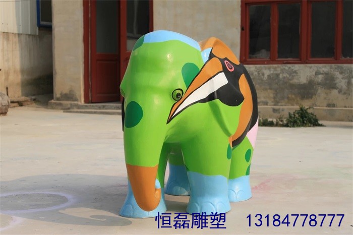 玻璃鋼彩繪大象雕塑制作玻璃鋼雕塑廠家定制 玻璃鋼大象雕塑