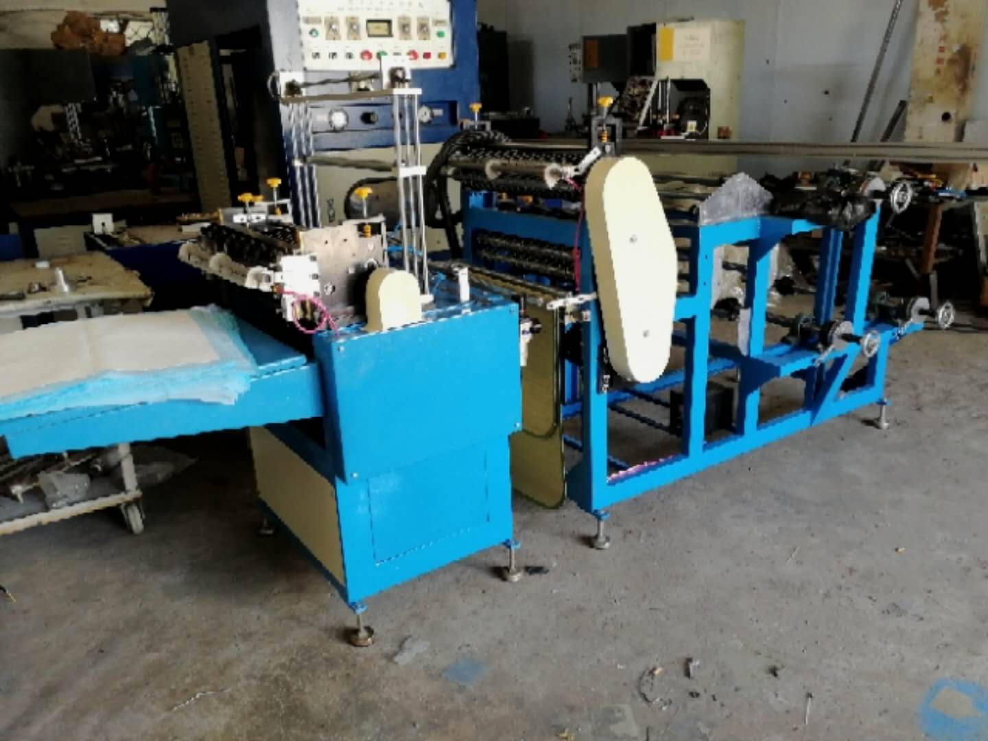 全自動(dòng)拉料高周波機(jī) 高周波全自動(dòng)拉料機(jī)_高周波全自動(dòng)拉料機(jī)價(jià)格