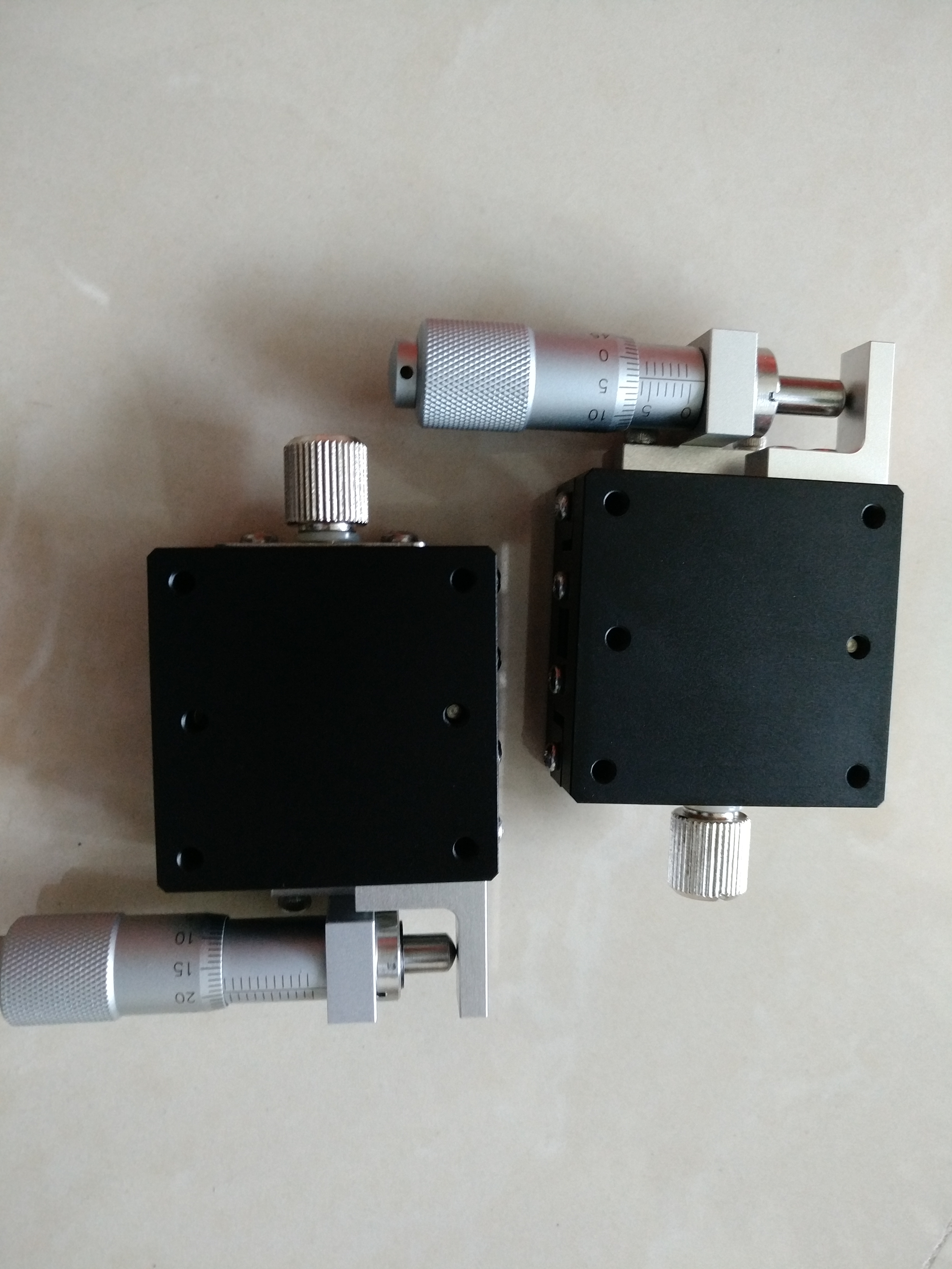 供應(yīng)：LGY40-R/L/C鋼條滾珠型X軸精密千分尺微調(diào)手動(dòng)位移平臺(tái) 精密位移平臺(tái) 精密位移平臺(tái)LGY40-R
