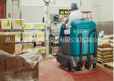 坦能T12 供應坦能T12緊湊型駕駛式洗地機