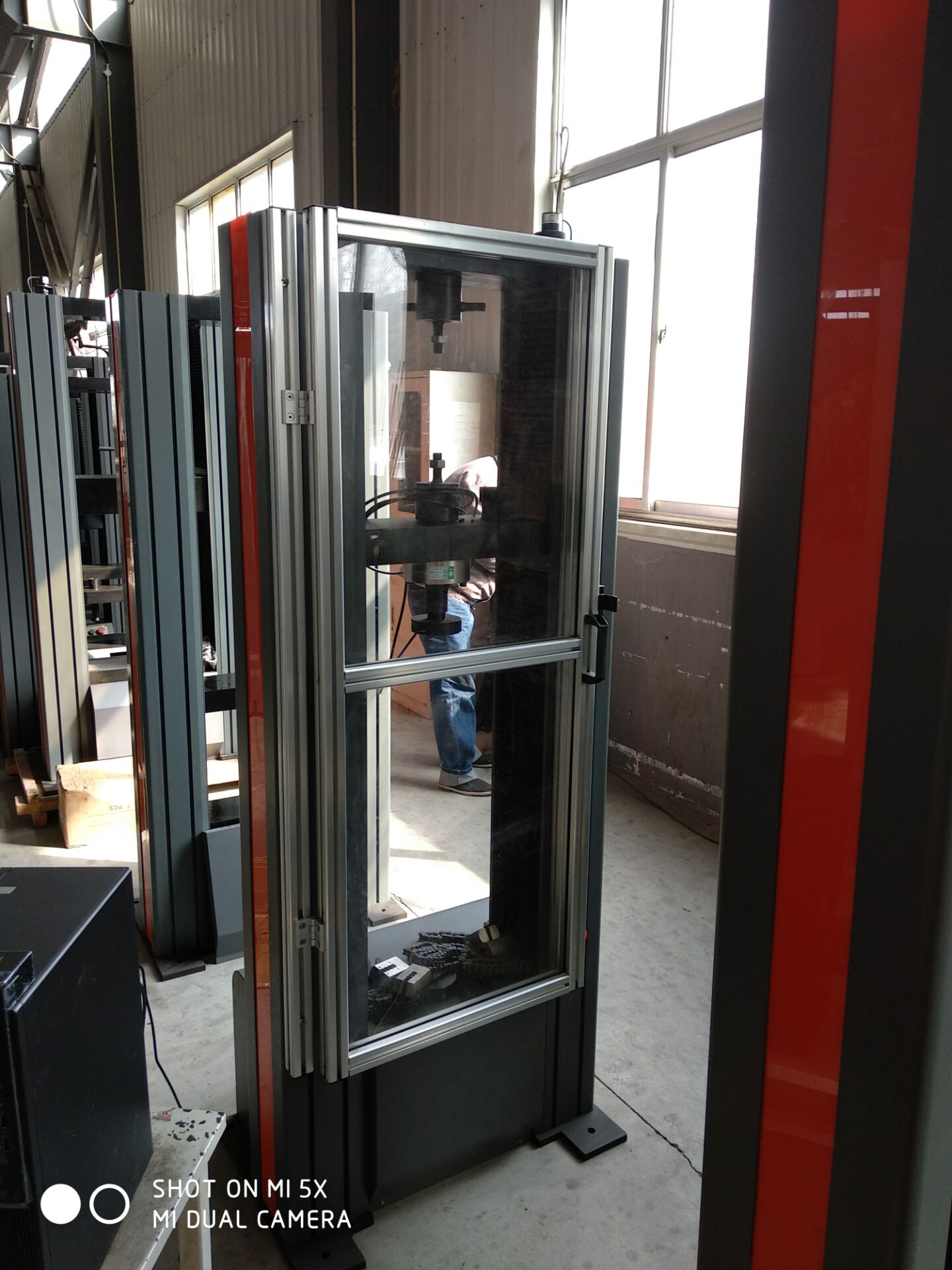 供應性能穩(wěn)定數(shù)值準確的保溫材料電子拉力試驗機