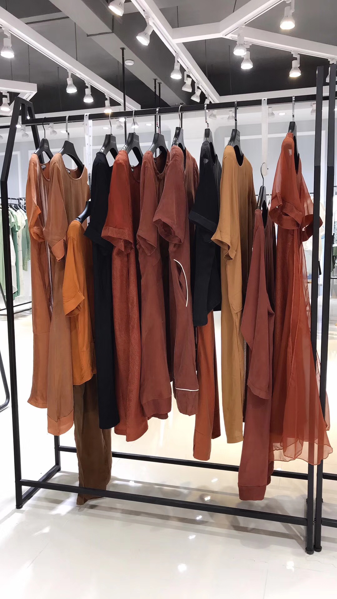 日系品牌HL2018夏季新款 ，銅氨絲連衣裙高端女裝批發(fā)