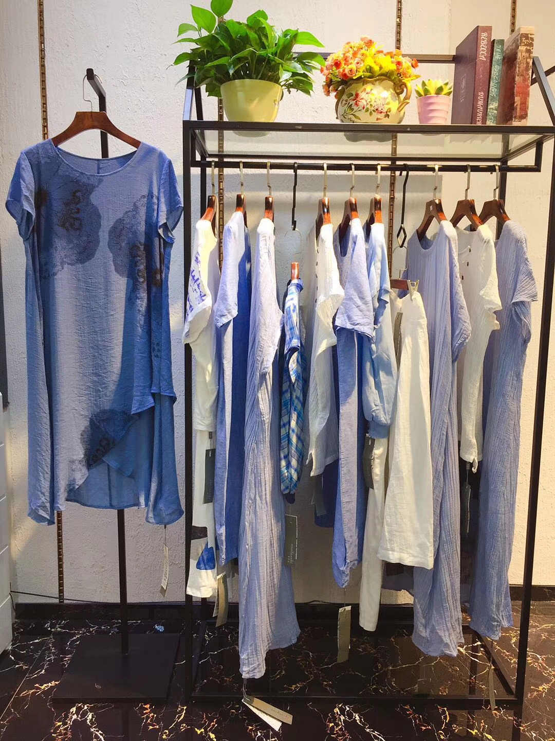 北京棉麻思曼捷/雪丹枝18夏，大碼女裝庫(kù)存批發(fā)