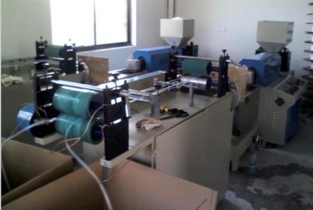 自封鏈擠出機(jī) 服裝袋拉鏈擠出機(jī) 新款PE塑料雙色拉鏈擠出機(jī)