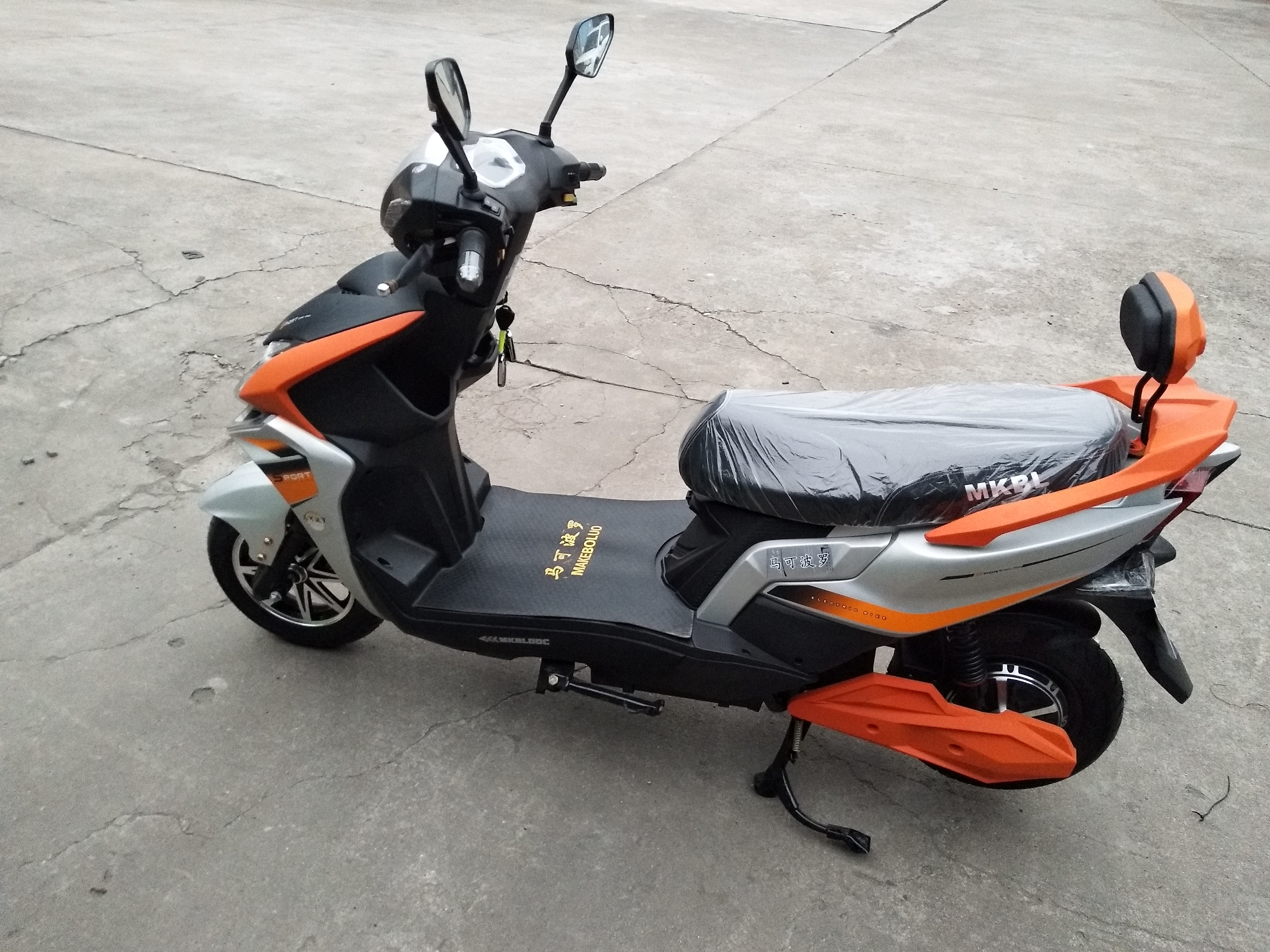 新雷霆王 澳普車業(yè)  馬可波羅電動(dòng)車  雷霆王電摩 雙改裝大燈電摩