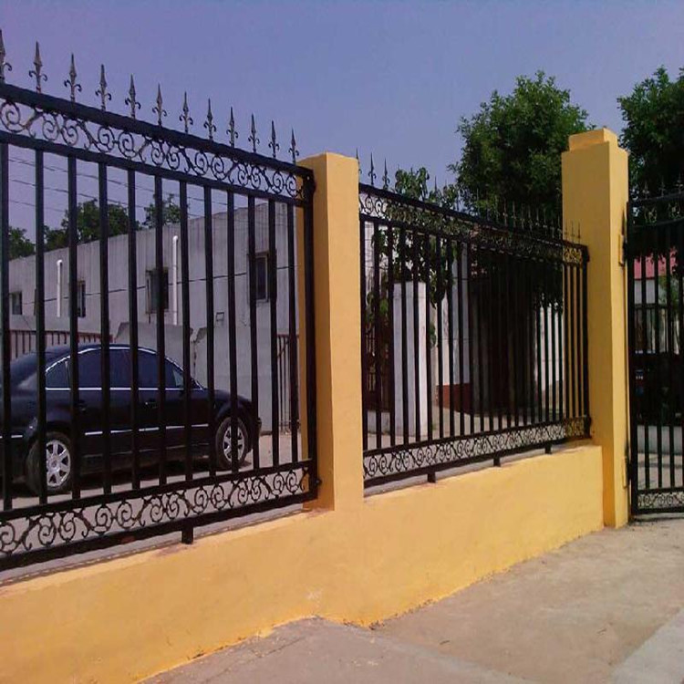 社區(qū)庭院圍墻柵欄  鋅鋼鐵藝護欄  學校圍欄柵欄  鋅鋼護欄