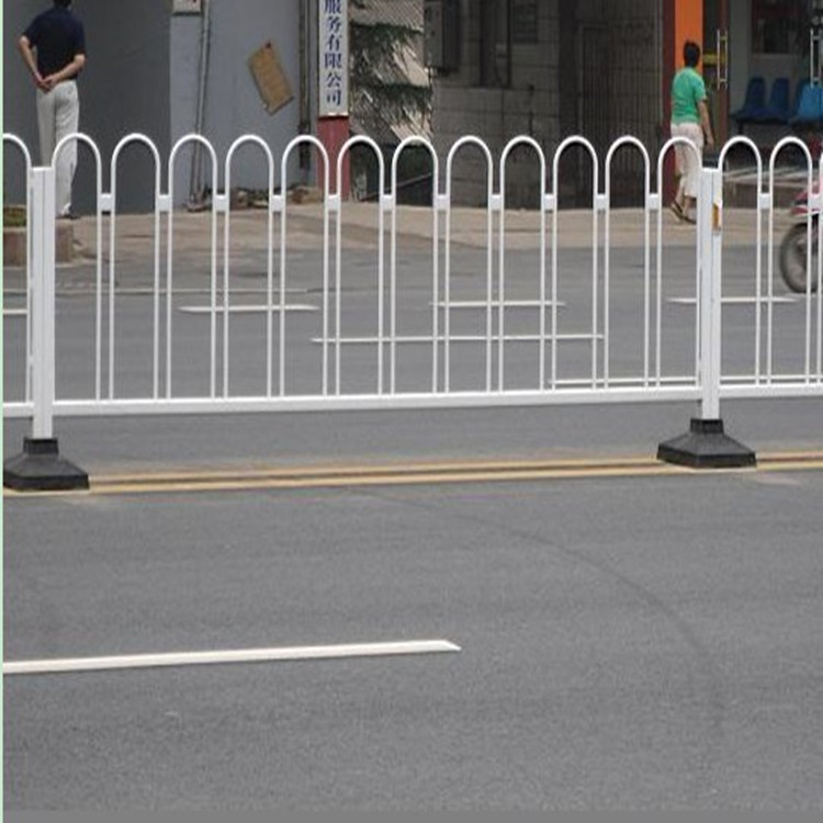 京式草坪圍欄  市政道路隔離護欄  京式護欄  鋅鋼護欄