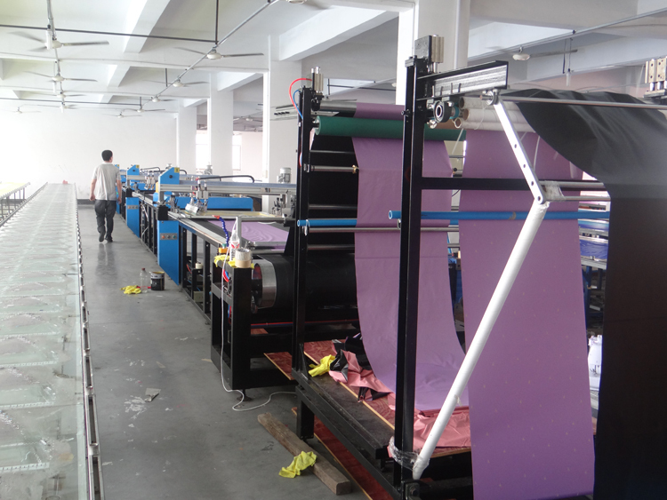 針織服裝全自動(dòng)多色絲印機(jī) 服裝全自動(dòng)多色絲印機(jī)