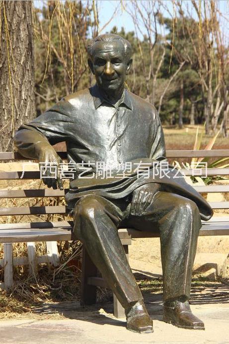百色玻璃鋼人物雕塑廠家、百色玻璃鋼人物雕塑鑄造價(jià)格、玻璃鋼人物雕塑供應(yīng)商