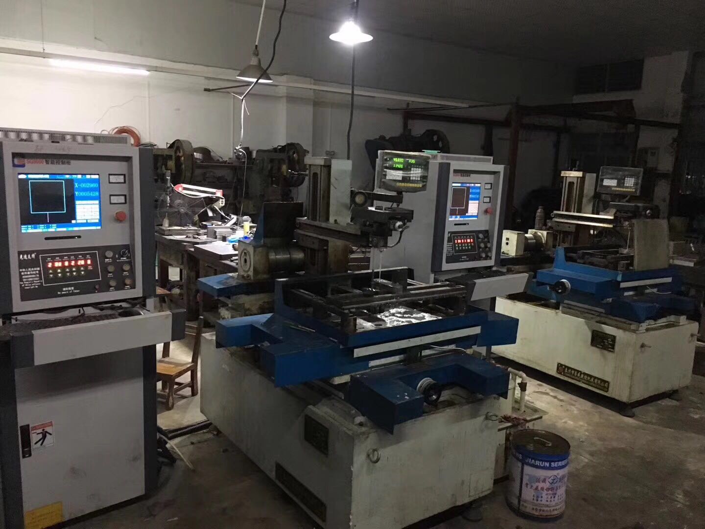 佛山寶馬中走絲設(shè)備供應(yīng)商|佛山寶馬中走絲設(shè)備直銷|寶馬中走絲設(shè)備直銷 佛山寶馬中走絲設(shè)備供應(yīng)商 寶馬中走絲設(shè)備