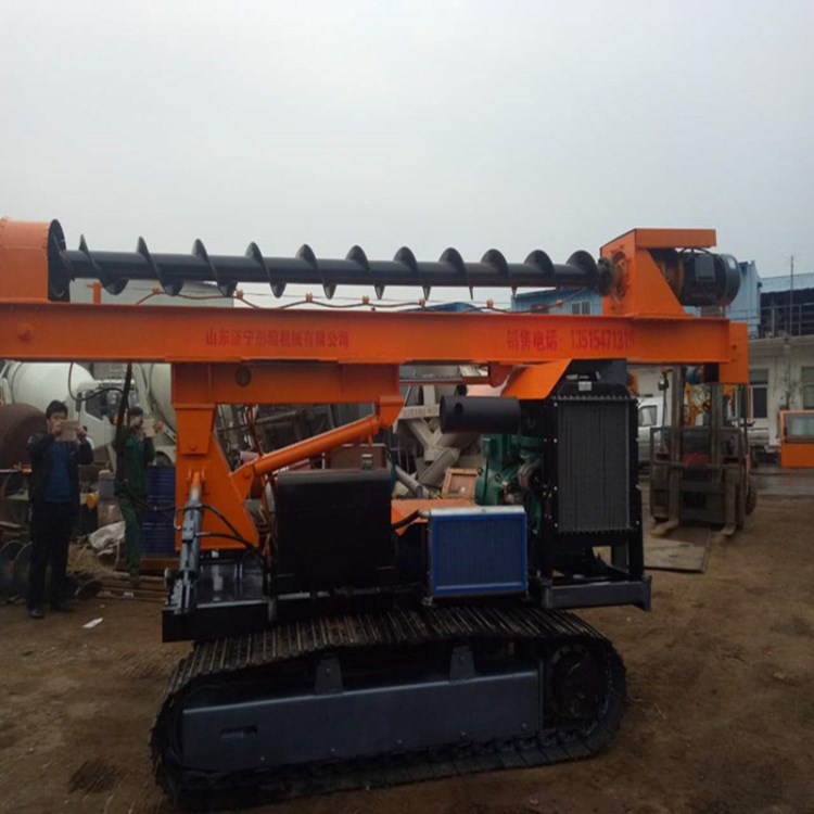 光伏履帶式公路護欄打樁機的圖片