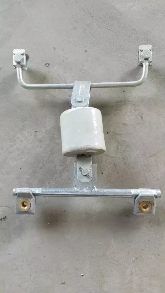 集電器總成，電車線，銅滑輪，羊角托線器，供電線夾，碳刷，集電頭，鏈懸吊線器