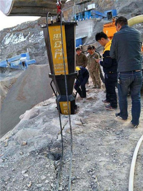 巖石劈裂機--地基開挖靜態(tài)分裂一套多少錢