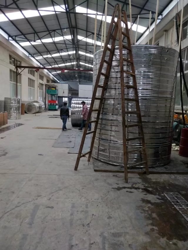 不銹鋼水箱圓柱形水箱 武漢不銹鋼水箱圓柱形水箱