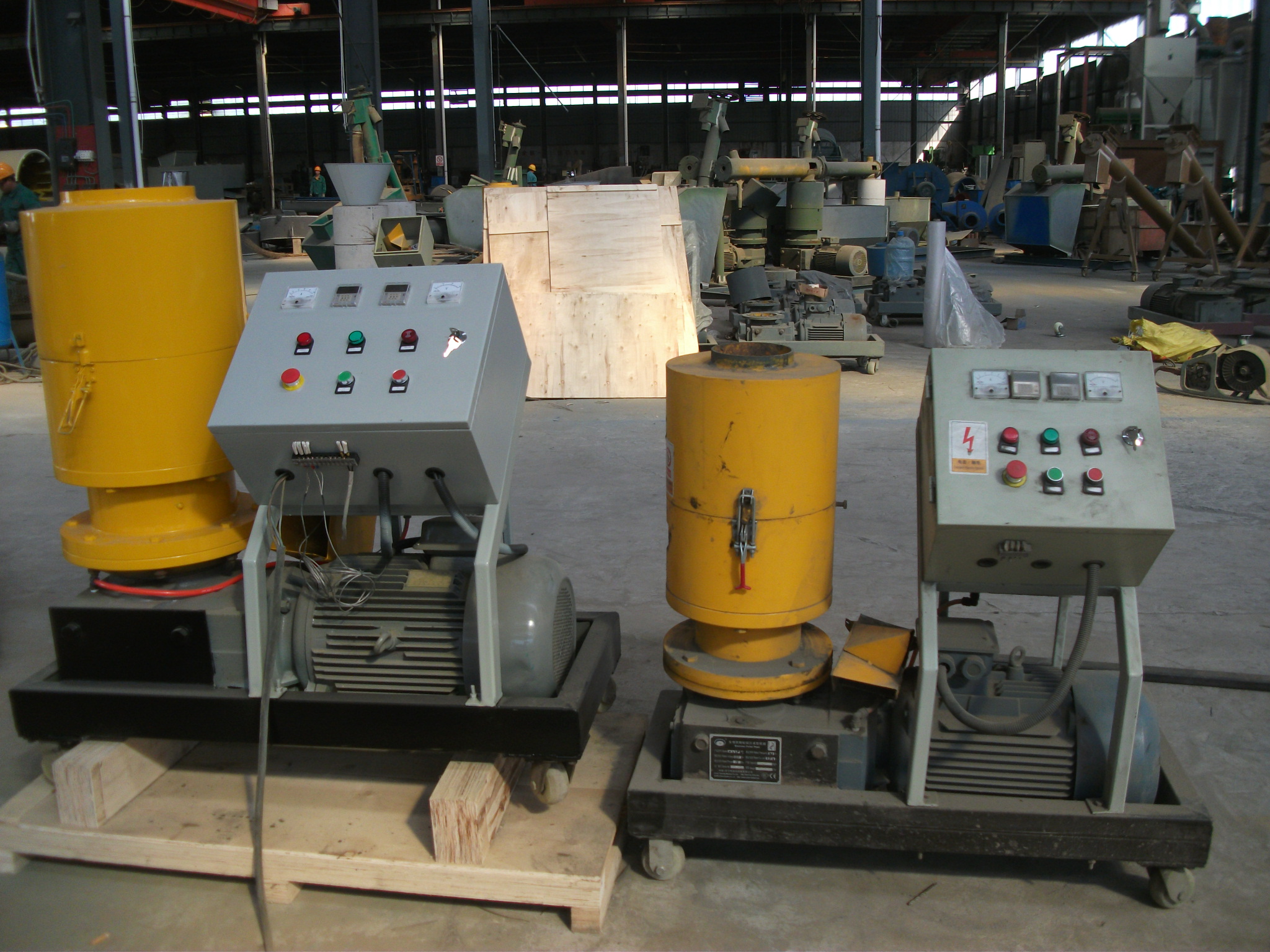 田農(nóng)機(jī)械有限公司平模400制粒機(jī)