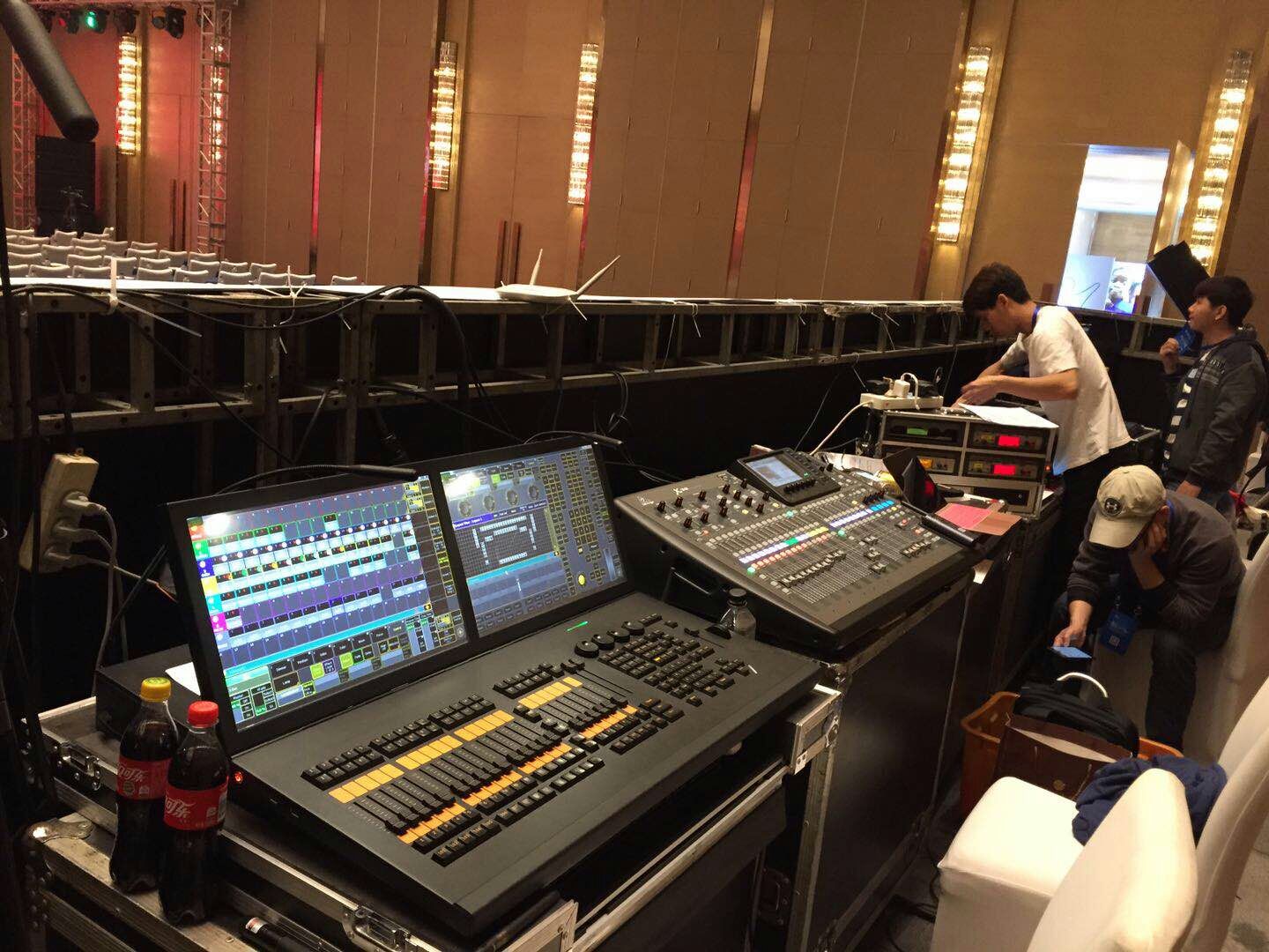 廈門LED屏舞臺架子設(shè)備搭建團隊-大型演出晚會租賃服務(wù)